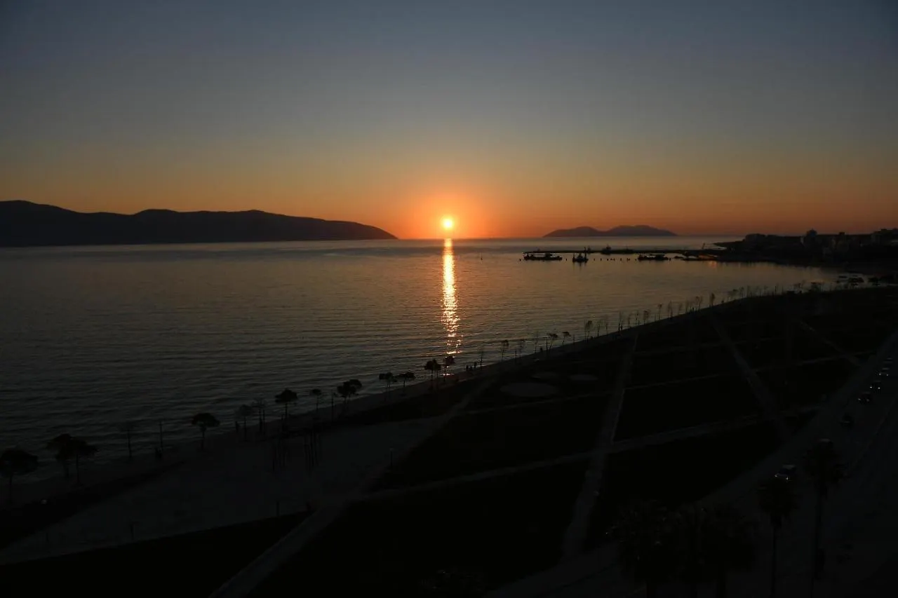 Sunset View Lungomare Lägenhet Vlorë